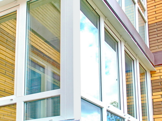 Остекление балкона с солнцезащитными стеклопакетами
